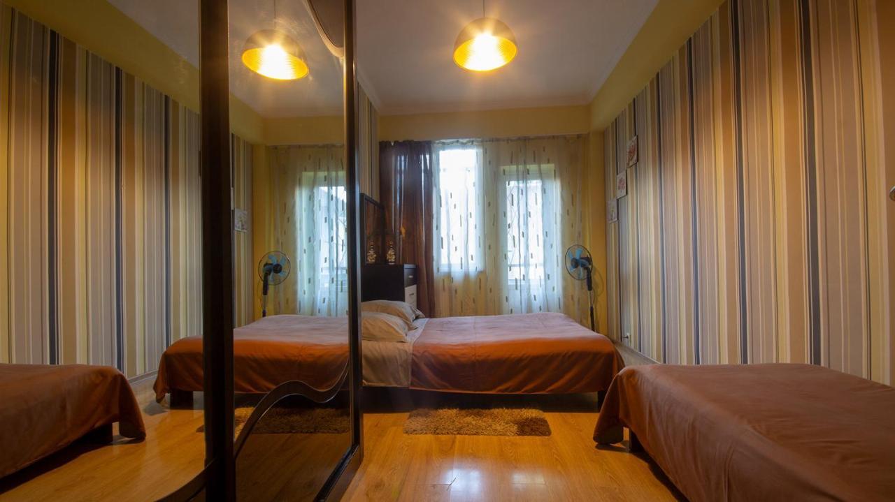 Home Apartments Tbilisi Luaran gambar