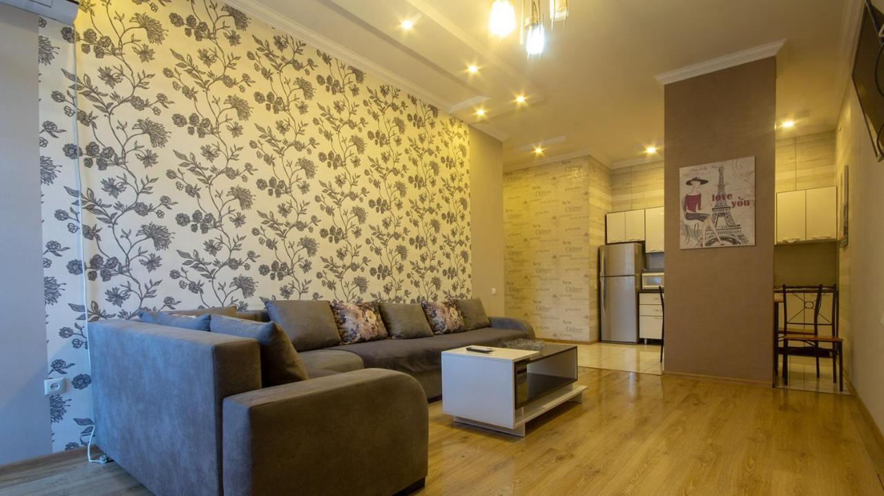Home Apartments Tbilisi Luaran gambar