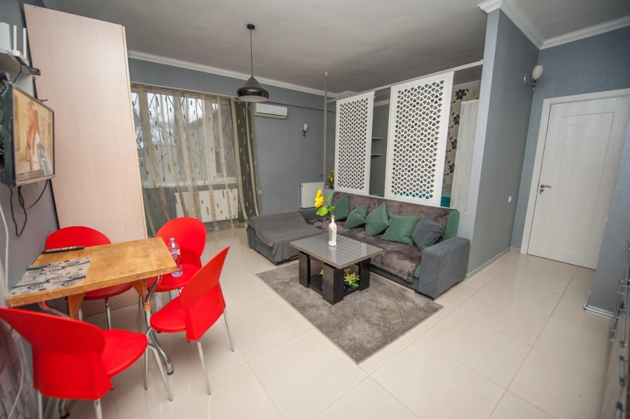 Home Apartments Tbilisi Luaran gambar