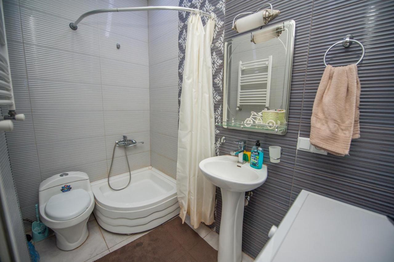 Home Apartments Tbilisi Luaran gambar
