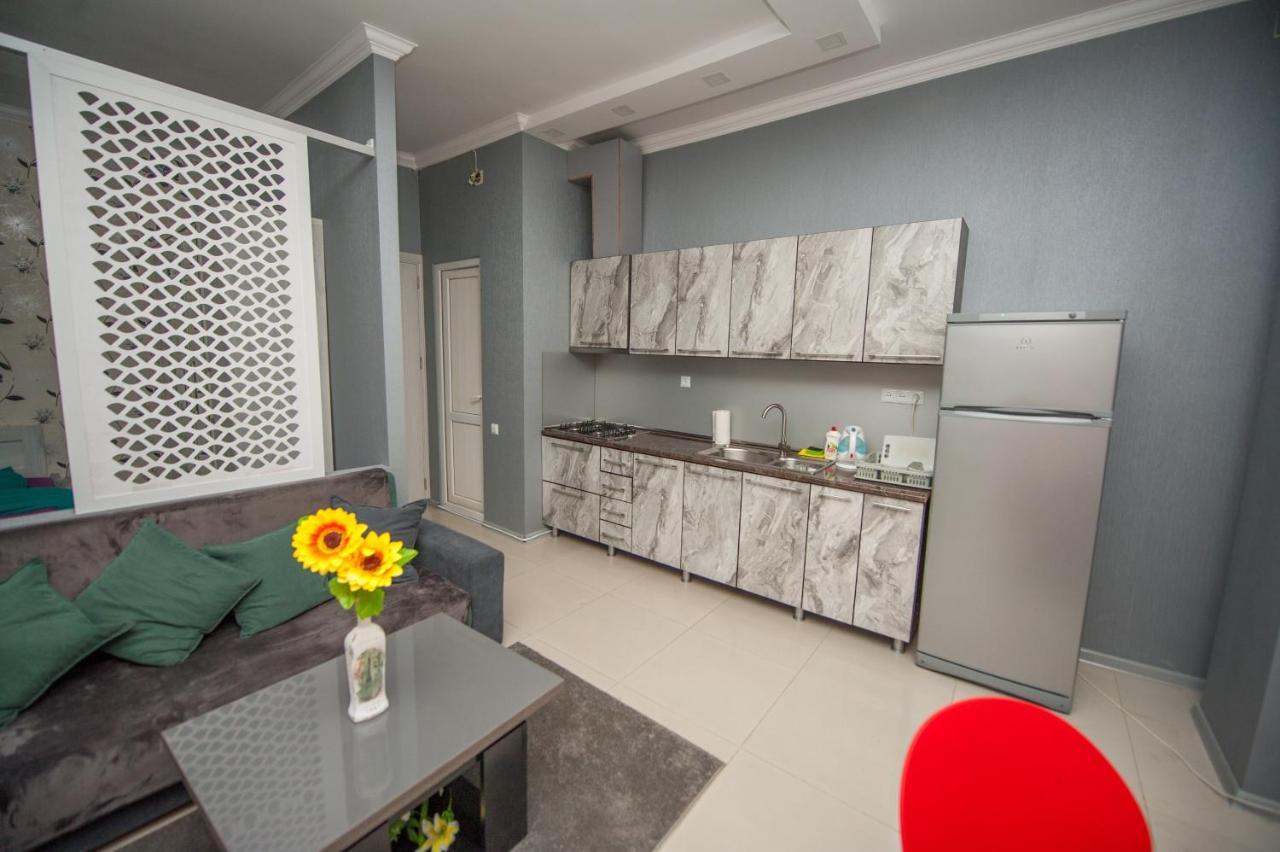 Home Apartments Tbilisi Luaran gambar